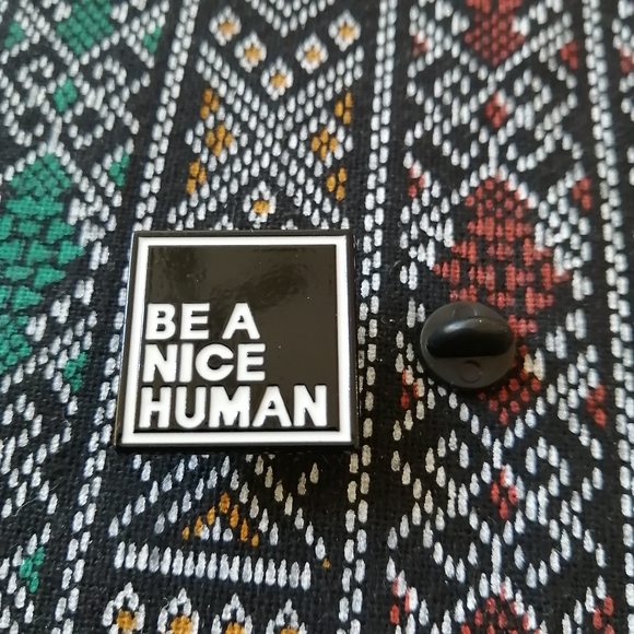 📍2/20$ Be A Nice Human Enamel Pin NWOT - Picture 3 of 6